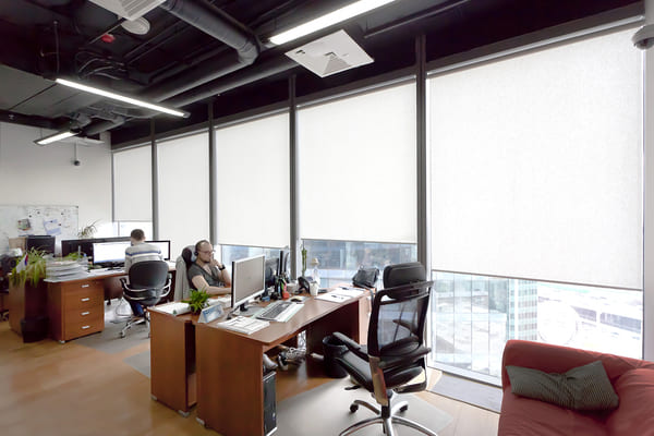 Рулонные шторы для офиса